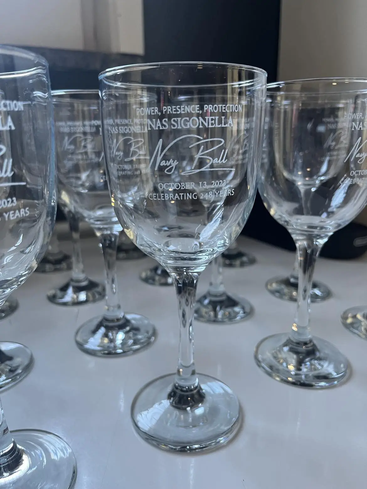 Engraving Wine Glasses with Stem image 3