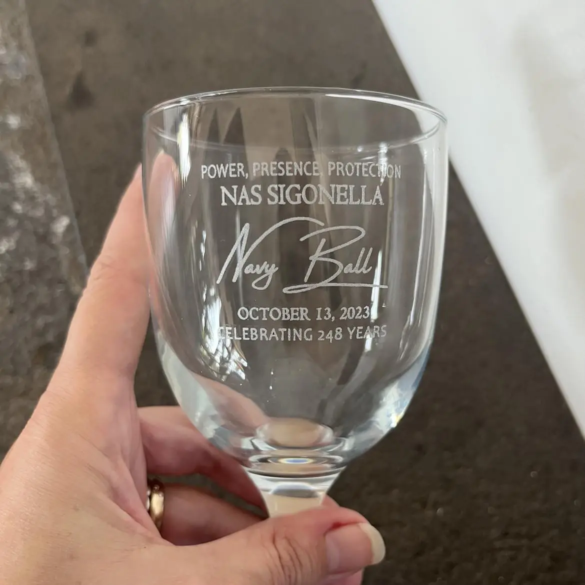 Engraving Wine Glasses with Stem image 2