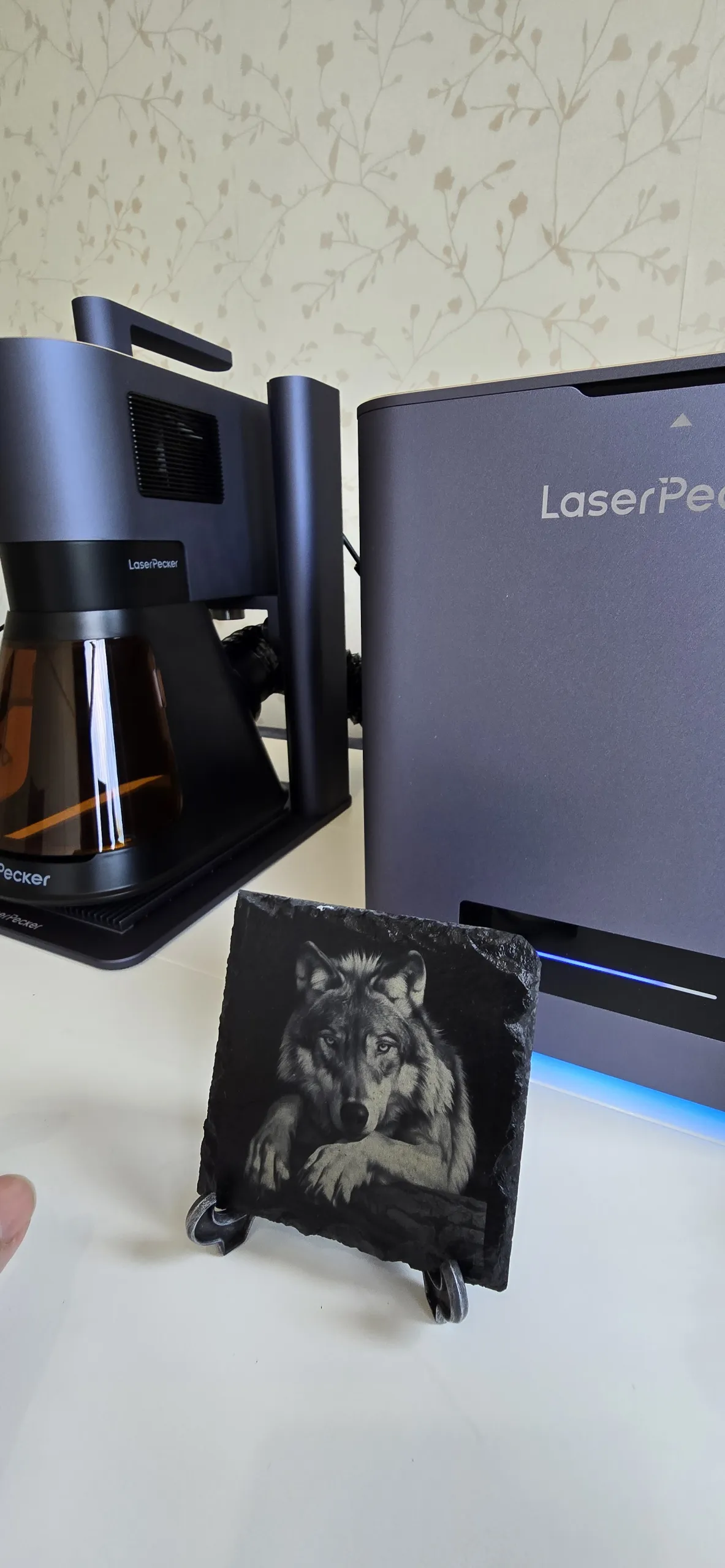 Wolf on Slate – Laser Engraving image 2