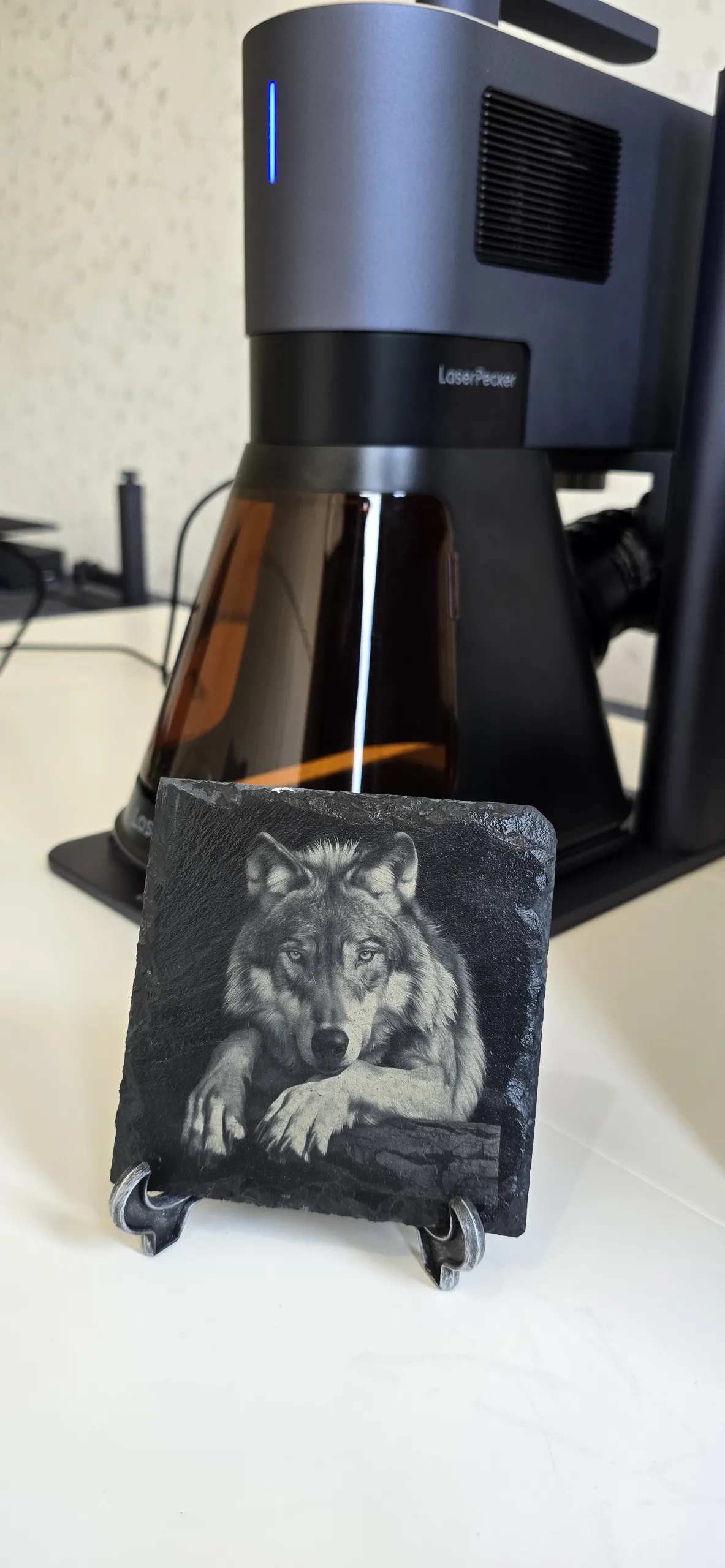 Wolf on Slate – Laser Engraving image 4