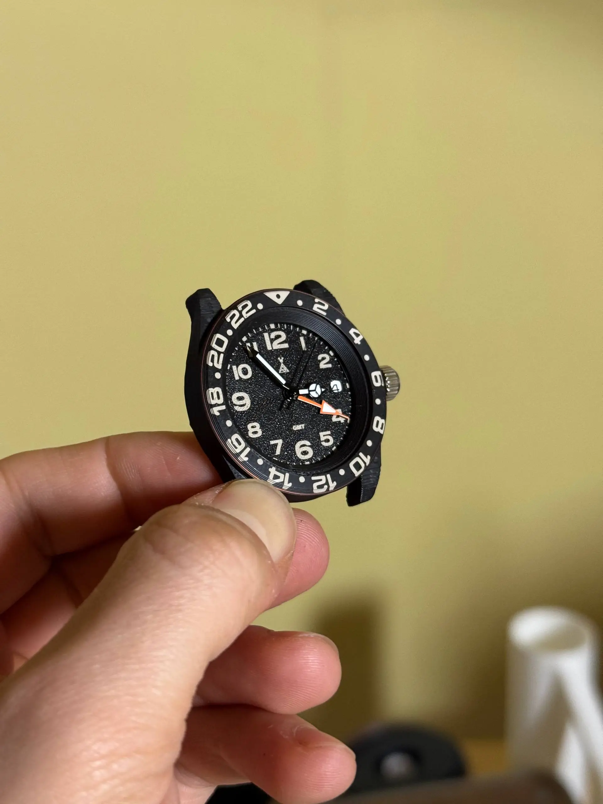 Watch case and dial image 1