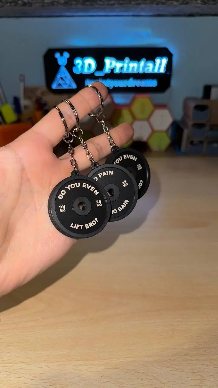 Weight plate keychain image 1